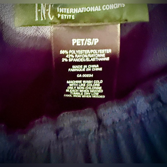 NWT, Petite, wide-leg pants. - Picture 3 of 4